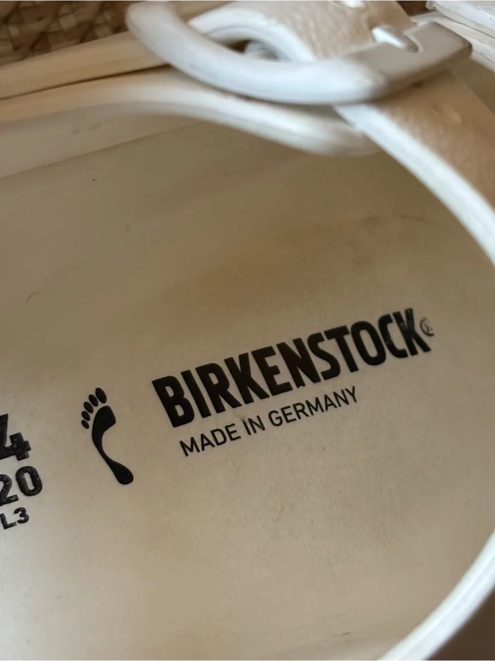 BIRKENSTOCK  Kid’s White Milano Sandals  Size US L3 EURO 34